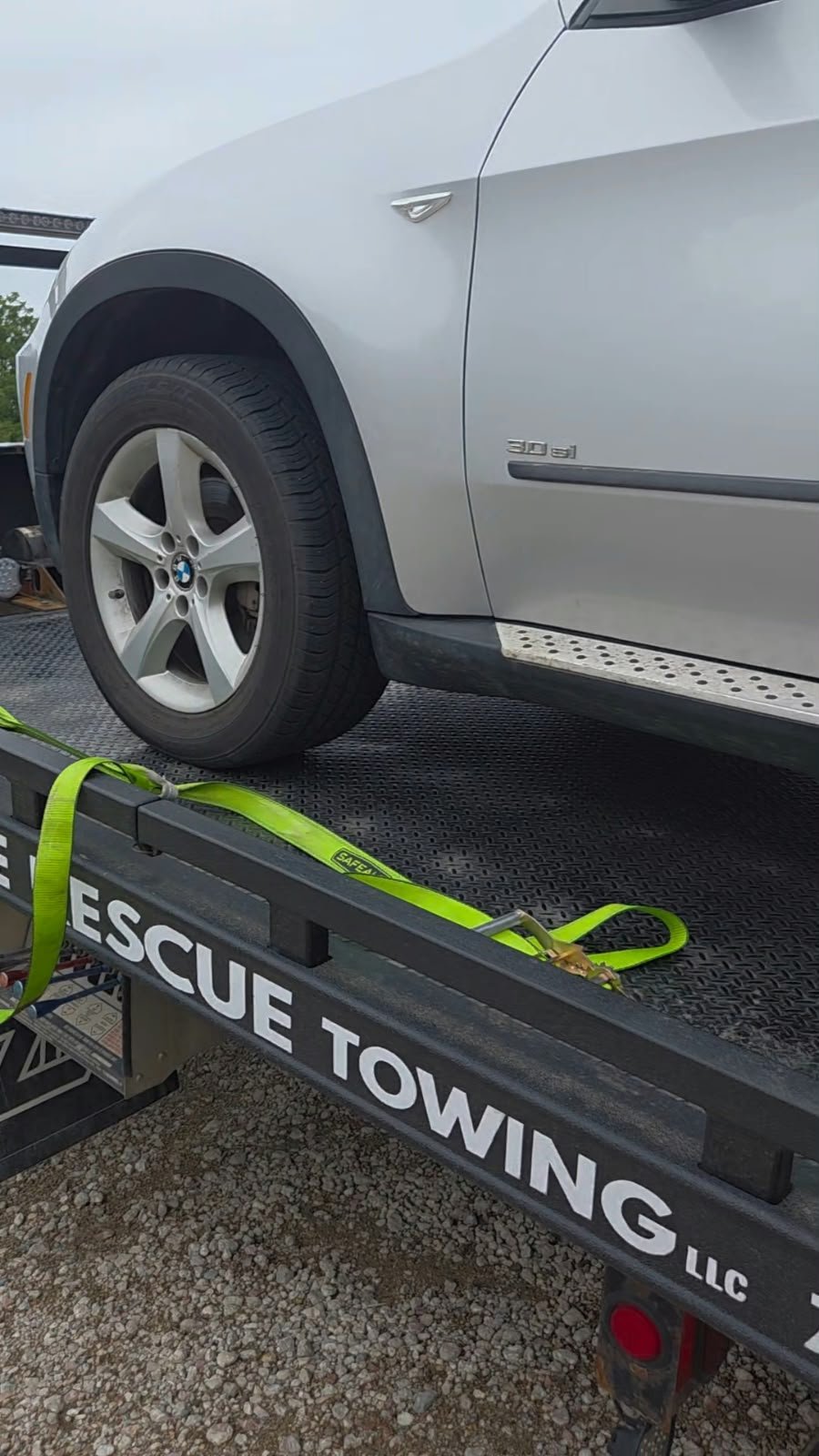 Rescue Towing LLC vehicle and towing work
